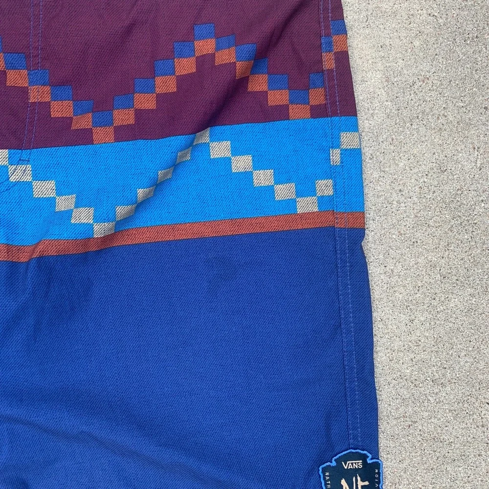 Vans Nathan Fletcher‎ Board Shorts Size 34 Blue Maroon 